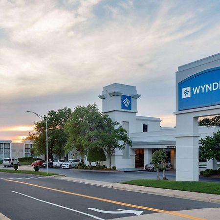 Wyndham Riverfront Hotel Little Rock Buitenkant foto