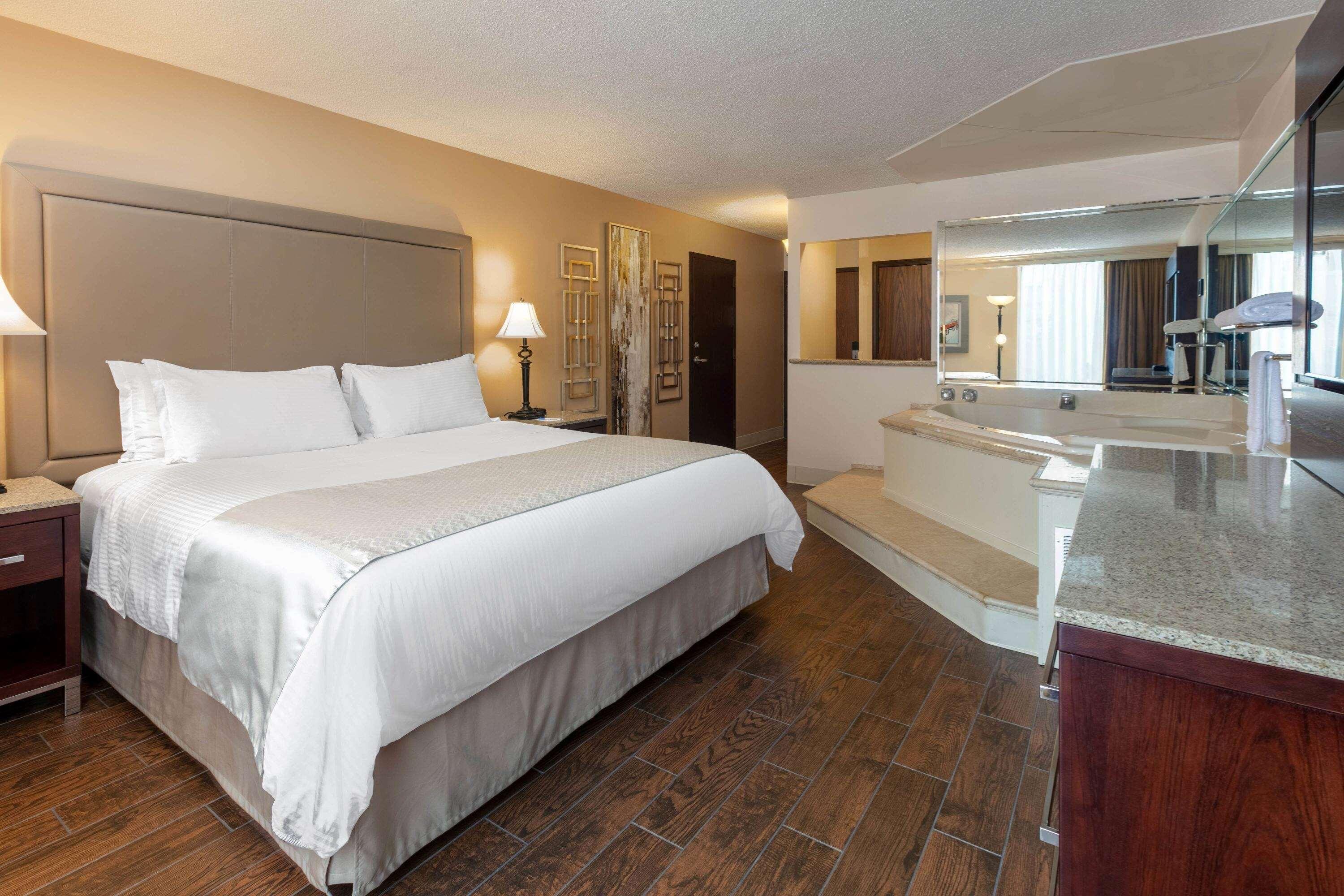 Wyndham Riverfront Hotel Little Rock Buitenkant foto