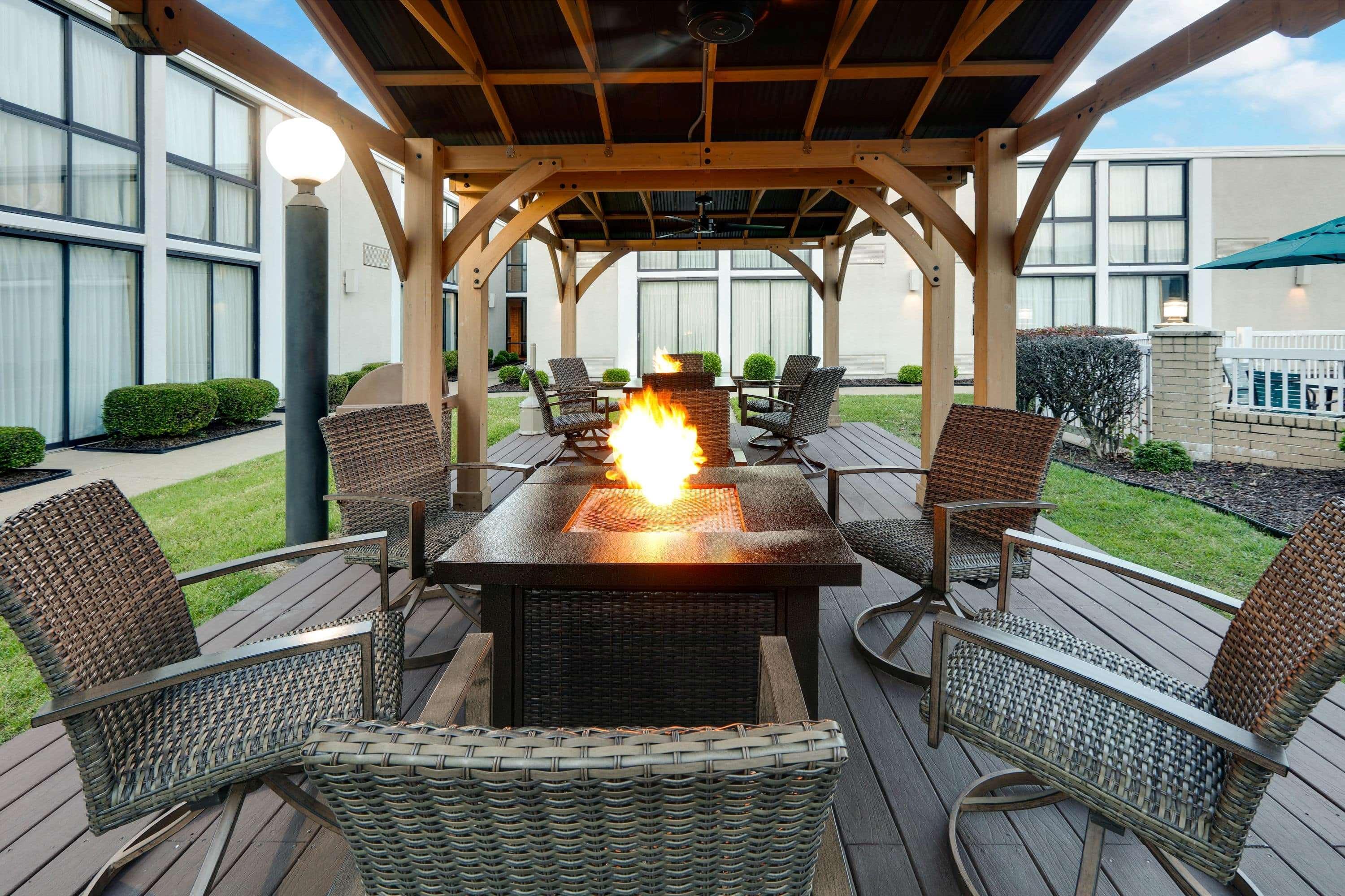 Wyndham Riverfront Hotel Little Rock Buitenkant foto